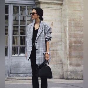 4. 🛍️Shop the Look - includes outift pieces and accessories. Med Large